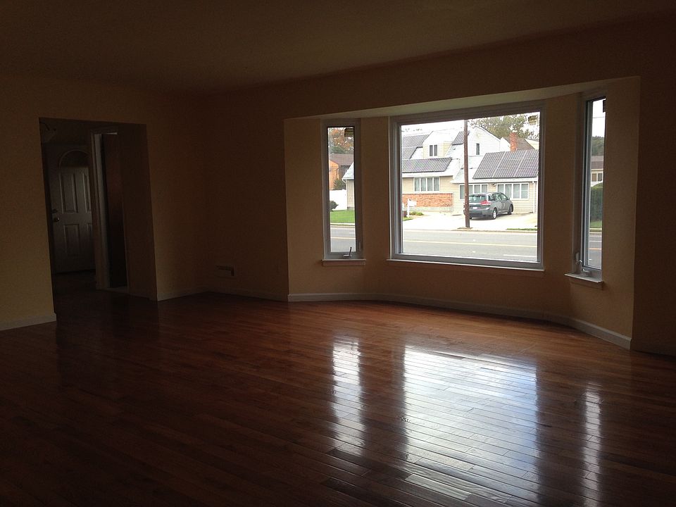 2nd image of 190 Mountain Oak Dr