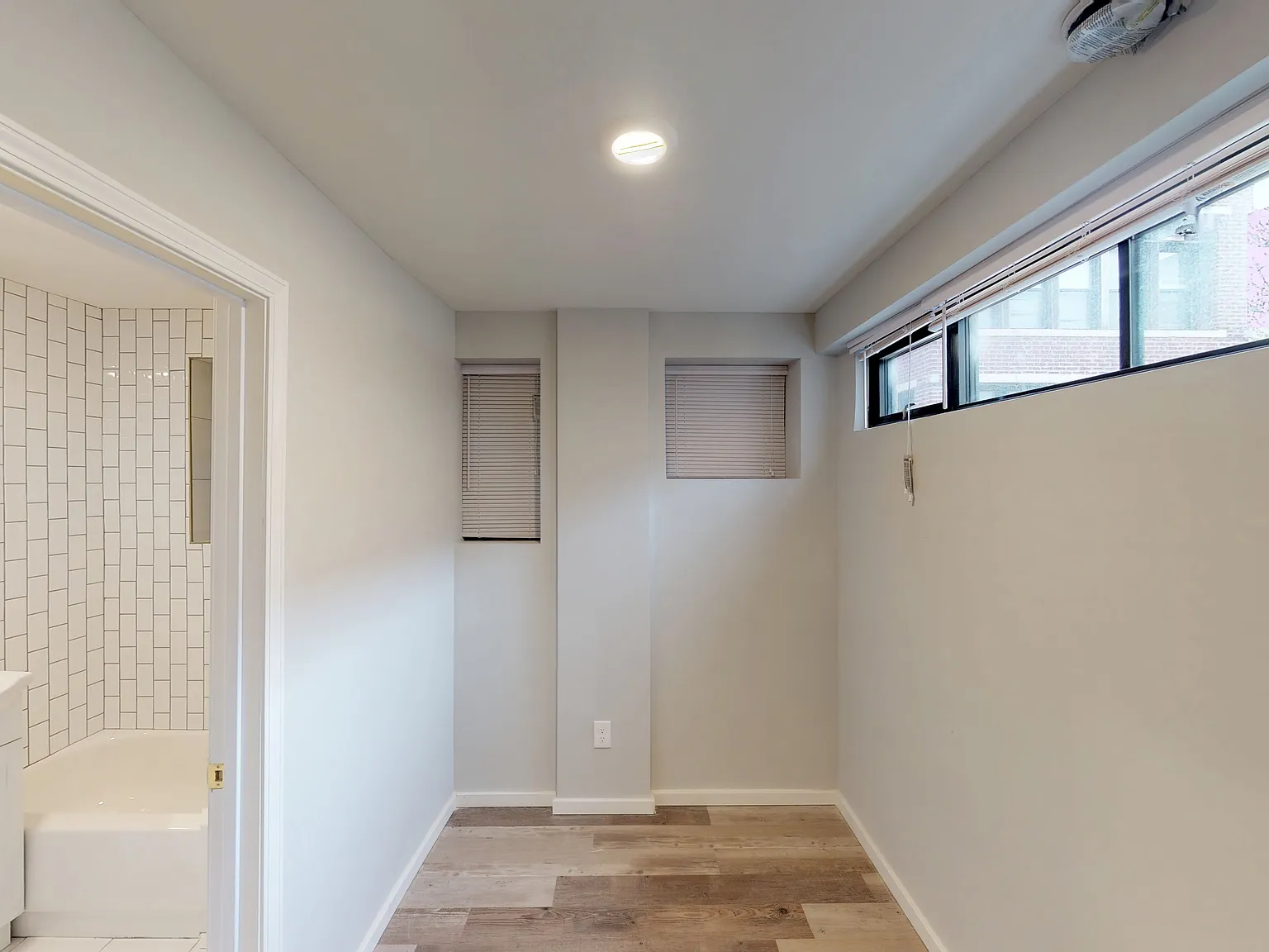 Studio, $950 — Photo 4
