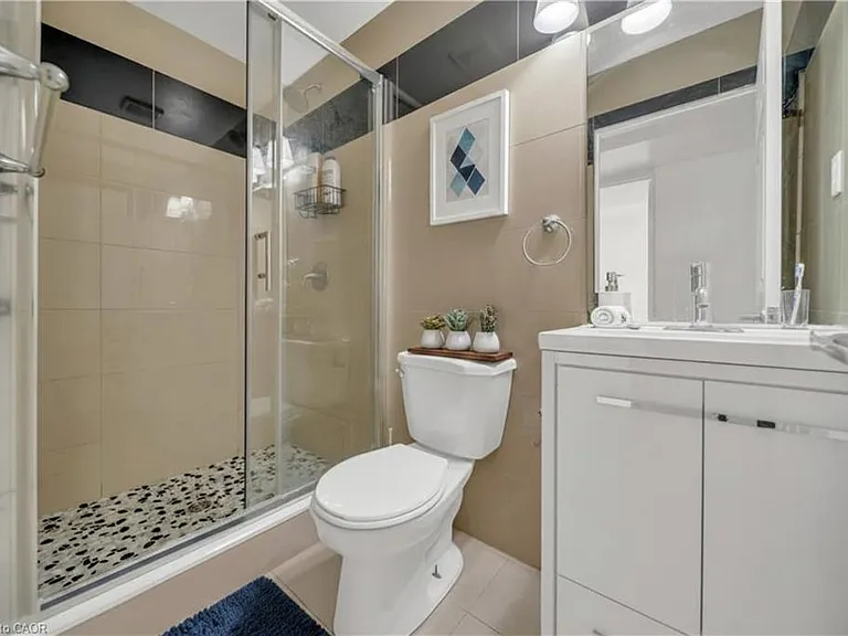 347 Keewatin Ave #LOWER — Photo 11