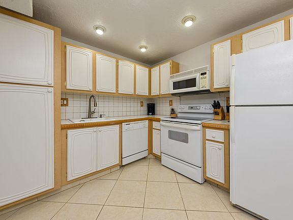 5th image of 3520 S Ocean Blvd APT A505