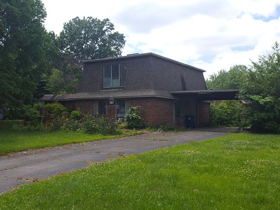 2nd image of 1704 Parklane Dr