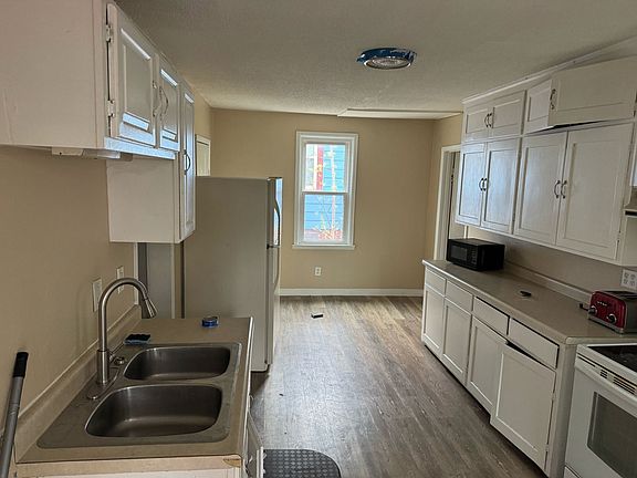 3rd image of 63 Maryland Ave E #1