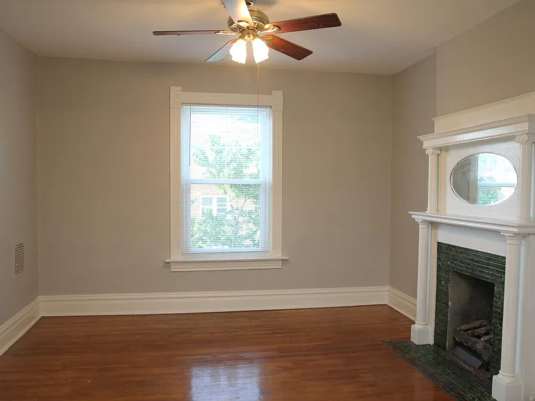 7422 Maple Ave #A — Photo 4
