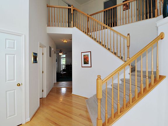 5th image of 7295 Jenna Dr