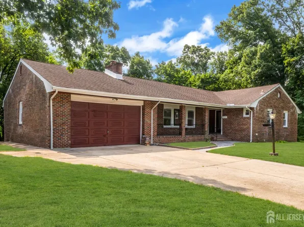 285 Highland Dr, Milltown, NJ 08850