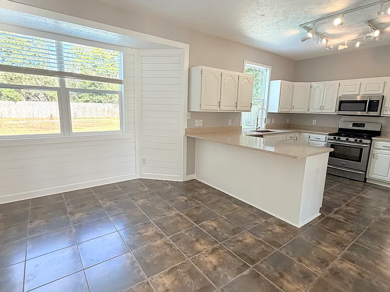 123 Seabreeze Cir — Photo 87