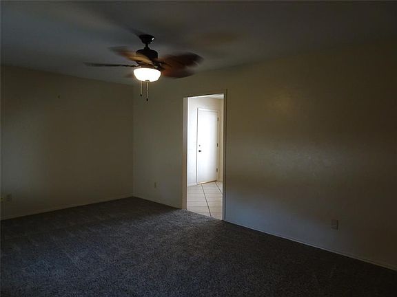 5th image of 4717 Woodview Dr