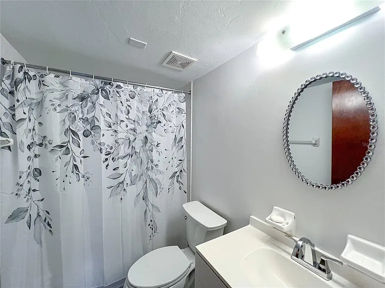 2360 SW Archer Rd #206 — Photo 12