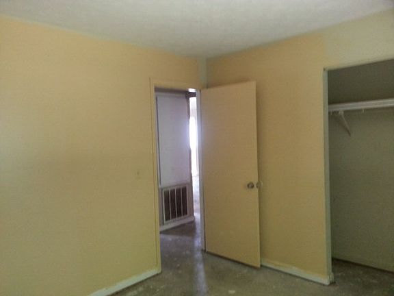2nd image of 5907 Glenmere Dr