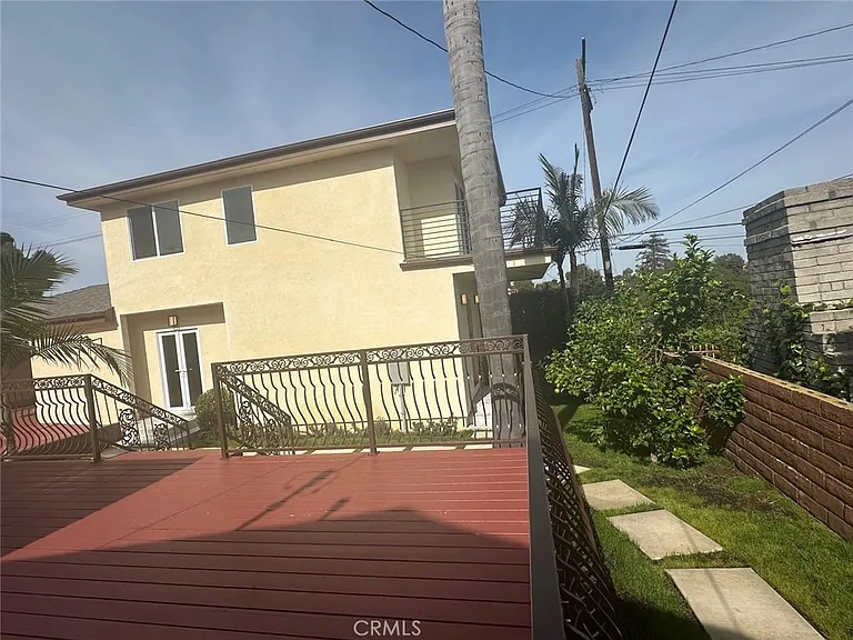 4947 Angeles Vis — Photo 1