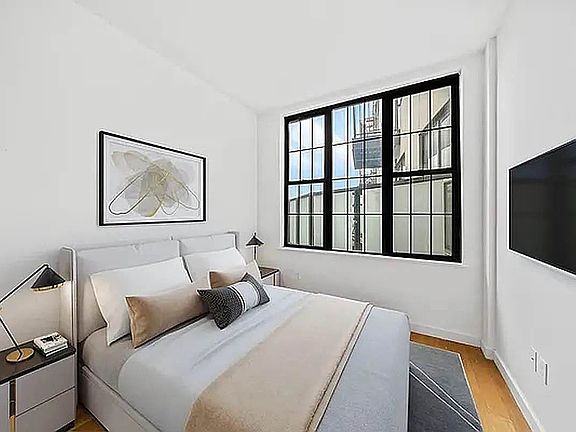 3rd image of 687 Driggs Ave APT 4F