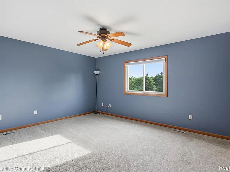 6474 Bedview Dr — Photo 25