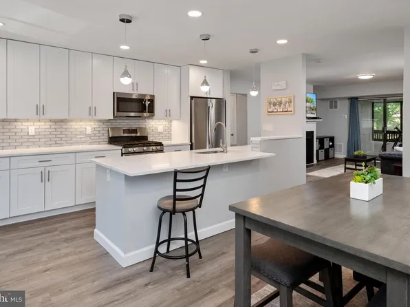 5245 W Running Brook Rd Unit 302, Columbia, MD 21044