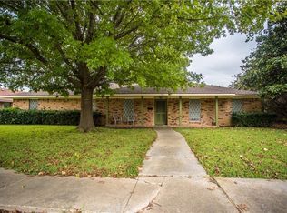 706 Oakbluff Dr, Lancaster, TX 75146