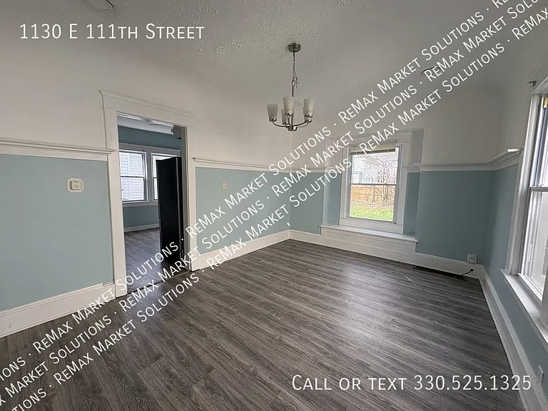 1130 E 111th St — Photo 2
