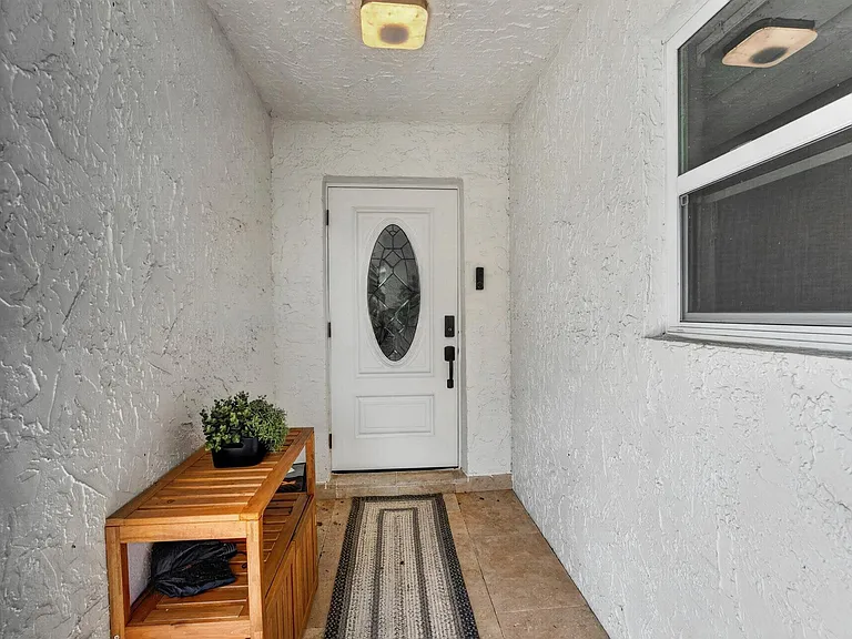 8131 NW 44th Ct — Photo 4
