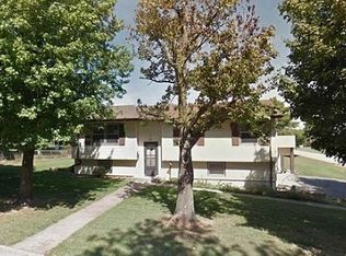101 Fairview Dr, El Dorado Springs, MO 64744