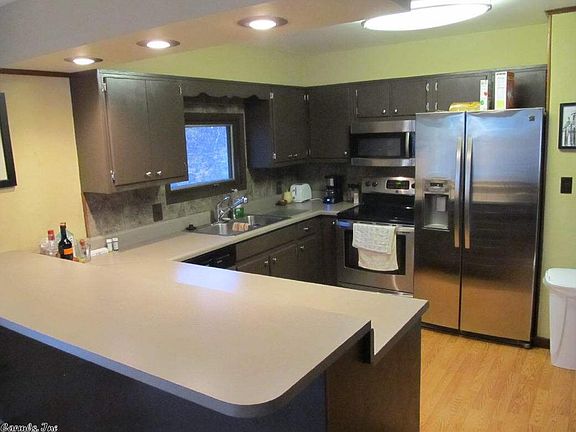 4th image of 47 Powhatan Dr