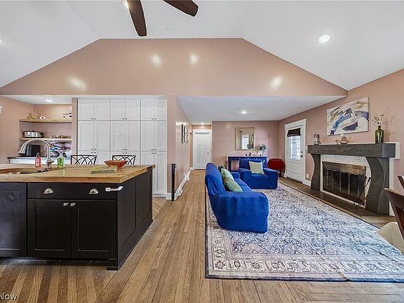 3rd image of 2430 S Hametown Rd