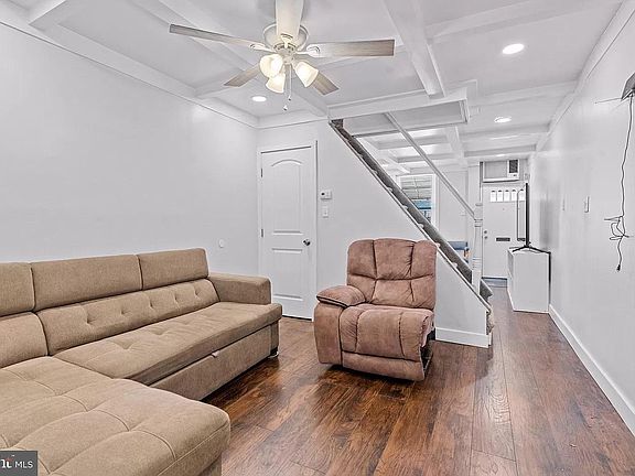 3rd image of 2846 Almond St