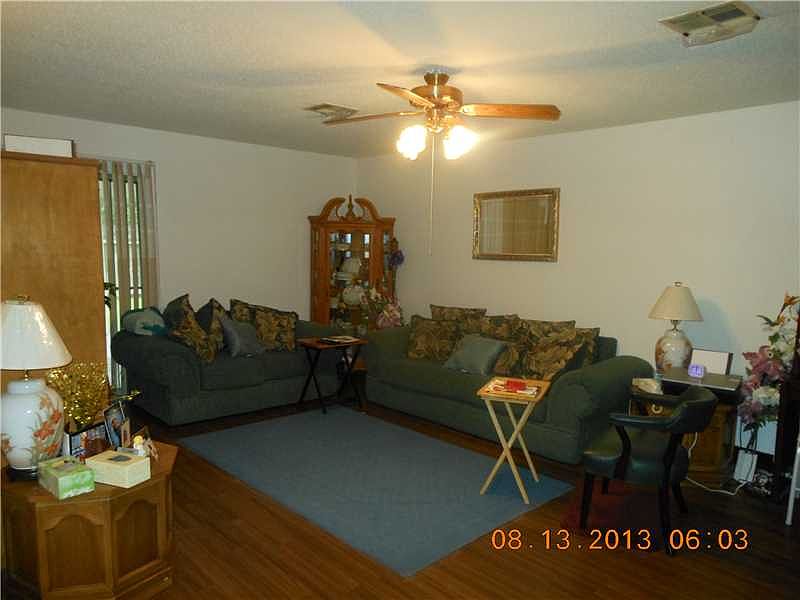 2nd image of 1205 Lee St