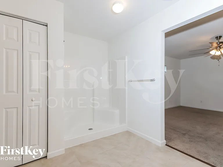 1750 SW Hampshire Ln — Photo 9