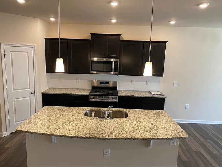 8404 Jordan Meadow Dr — Photo 5