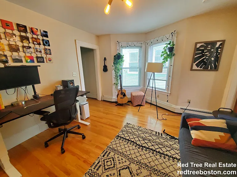 235 Columbia St — Photo 3