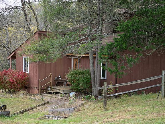 2nd image of 203 Fox Chase Ln