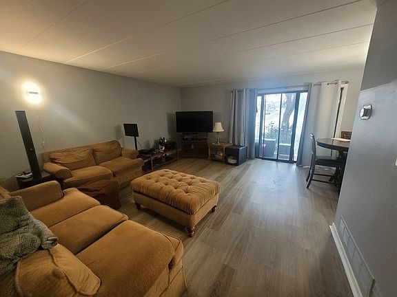 3rd image of 12825 S Kenneth Ave APT D2