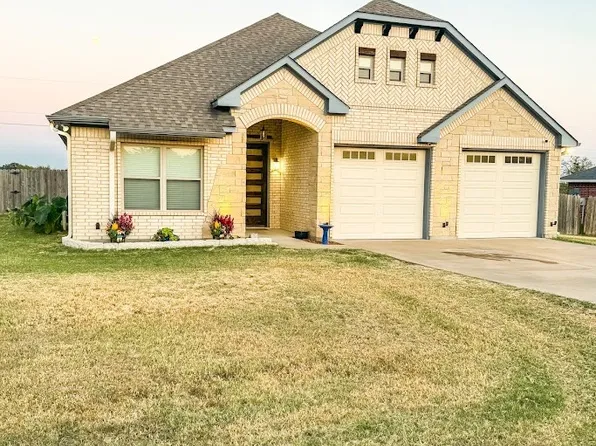 128 Virginia St, Fairfield, TX 75840