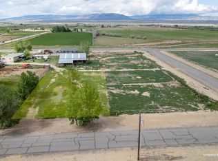 W 4th St N #4A, Cowley, WY 82420