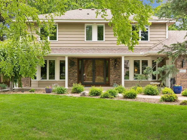 5921 Creek Pt, Minnetonka, MN 55345