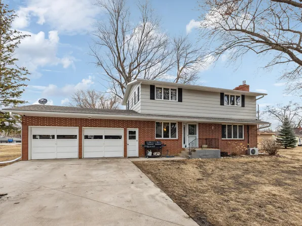 413 Fremont St SW, Watertown, MN 55388