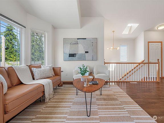 4th image of 8516 1st Avenue NE