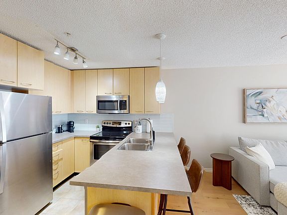 3rd image of 105 Richard Rd SW