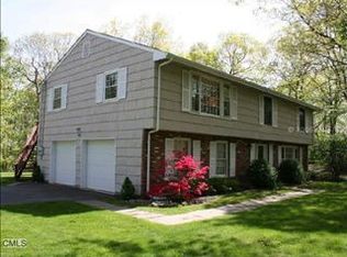 38 Oak Ledge Ln, Wilton, CT 06897