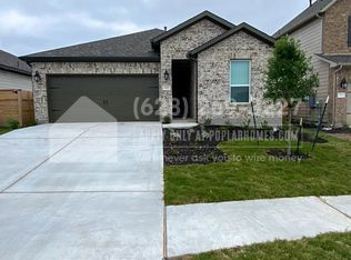 533 Schooner Trl, Leander, TX 78641