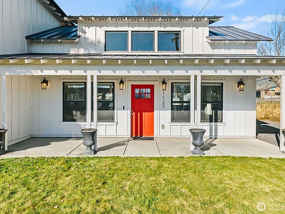 2nd image of 1127 E Capitol Avenue