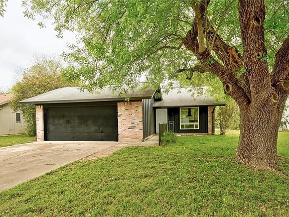 4th image of 4902 Brassiewood Dr