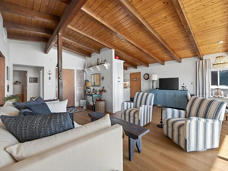3884 Pacific Coast Hwy — Photo 13