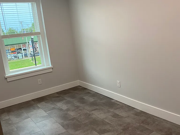 202 N Main St #B — Photo 6