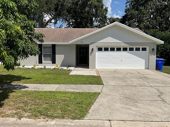 2nd image of 1309 Cypress Arbor Pl