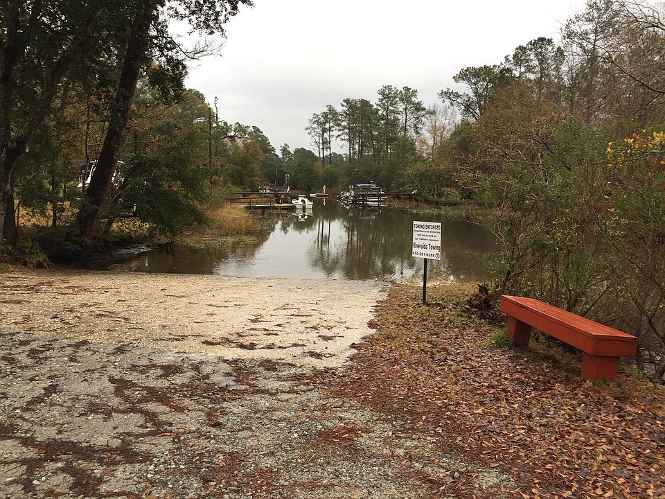 1st image of 390 Shore Point Dr