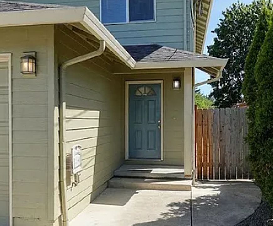 1st image of 7710 SE Clackamas St