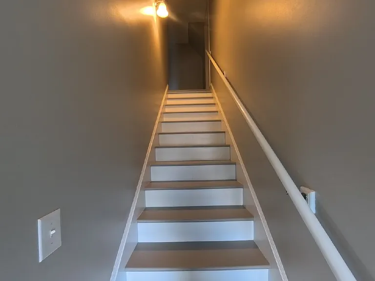 504 Willow Ln — Photo 13