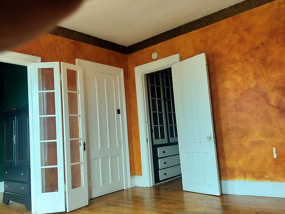 3rd image of 275 Elm St APT 2