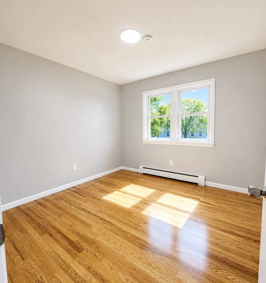 3 bed, 1100 sqft, $2,500 — Photo 3