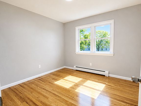 3rd image of 147 McAdoo Ave Floor 1