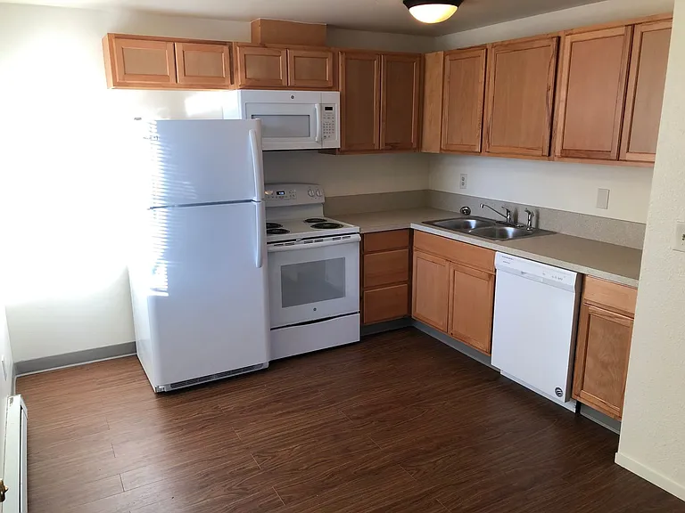 2223 Hawthorne St #C — Photo 2